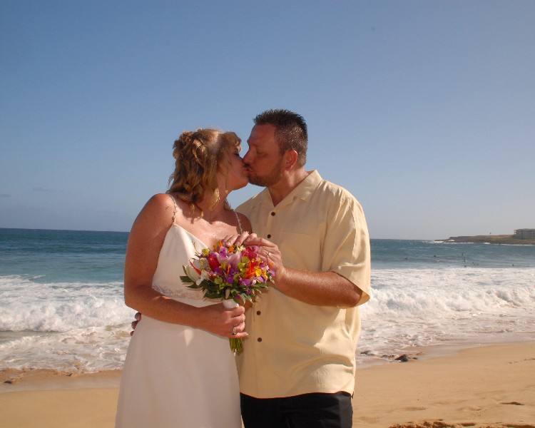 Kauai Wedding Kiss